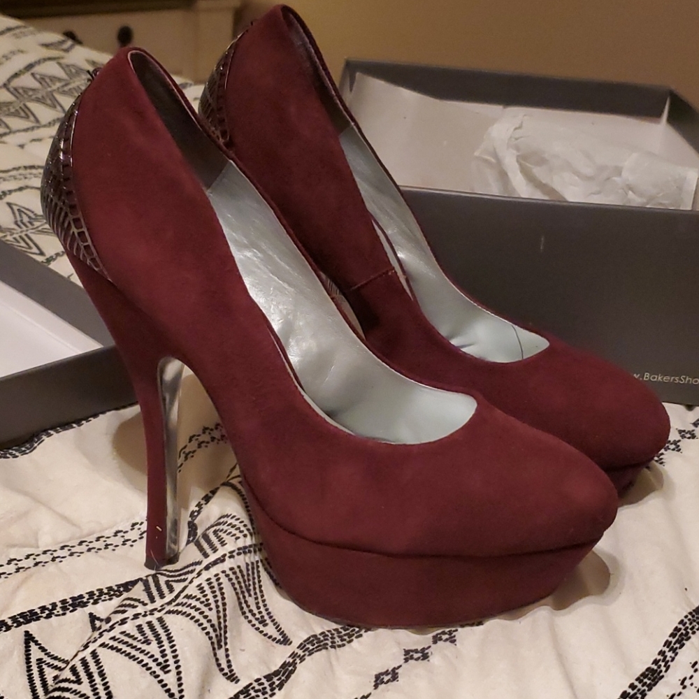 Wine platform heels with detailed back